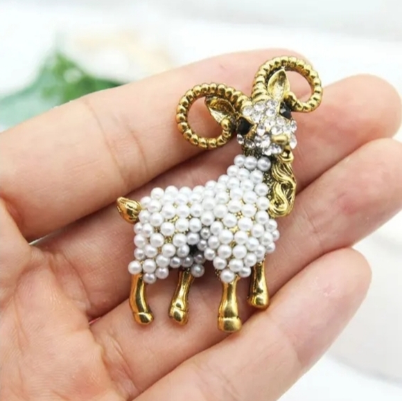 Gold-plated Crystal Pearl goat/sheep brooch necklace BOGO - Picture 3 of 16